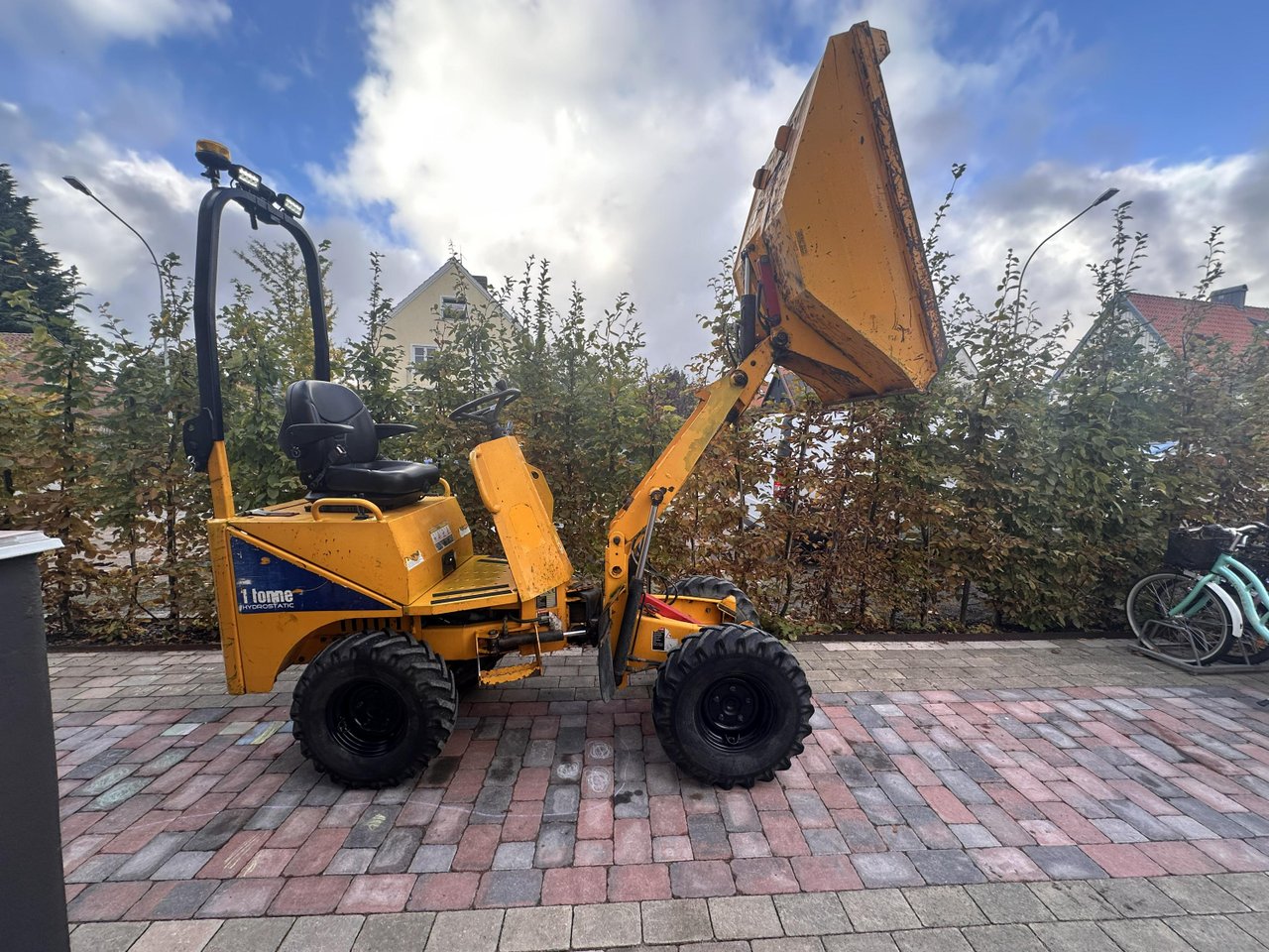 Thwaites 1 Ton Hydrostatic du...