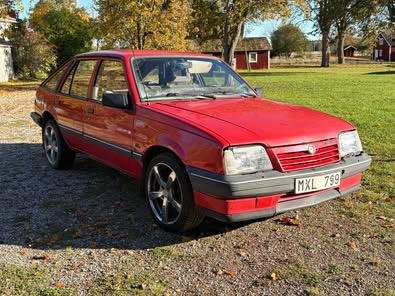 Opel Ascona 5-dörrar 1.8  Manuell, 115hk, 1987