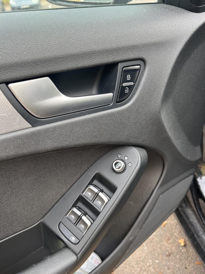 Audi A4 Avant 2.0 TDI DPF Multitronic, 143hk, 2013