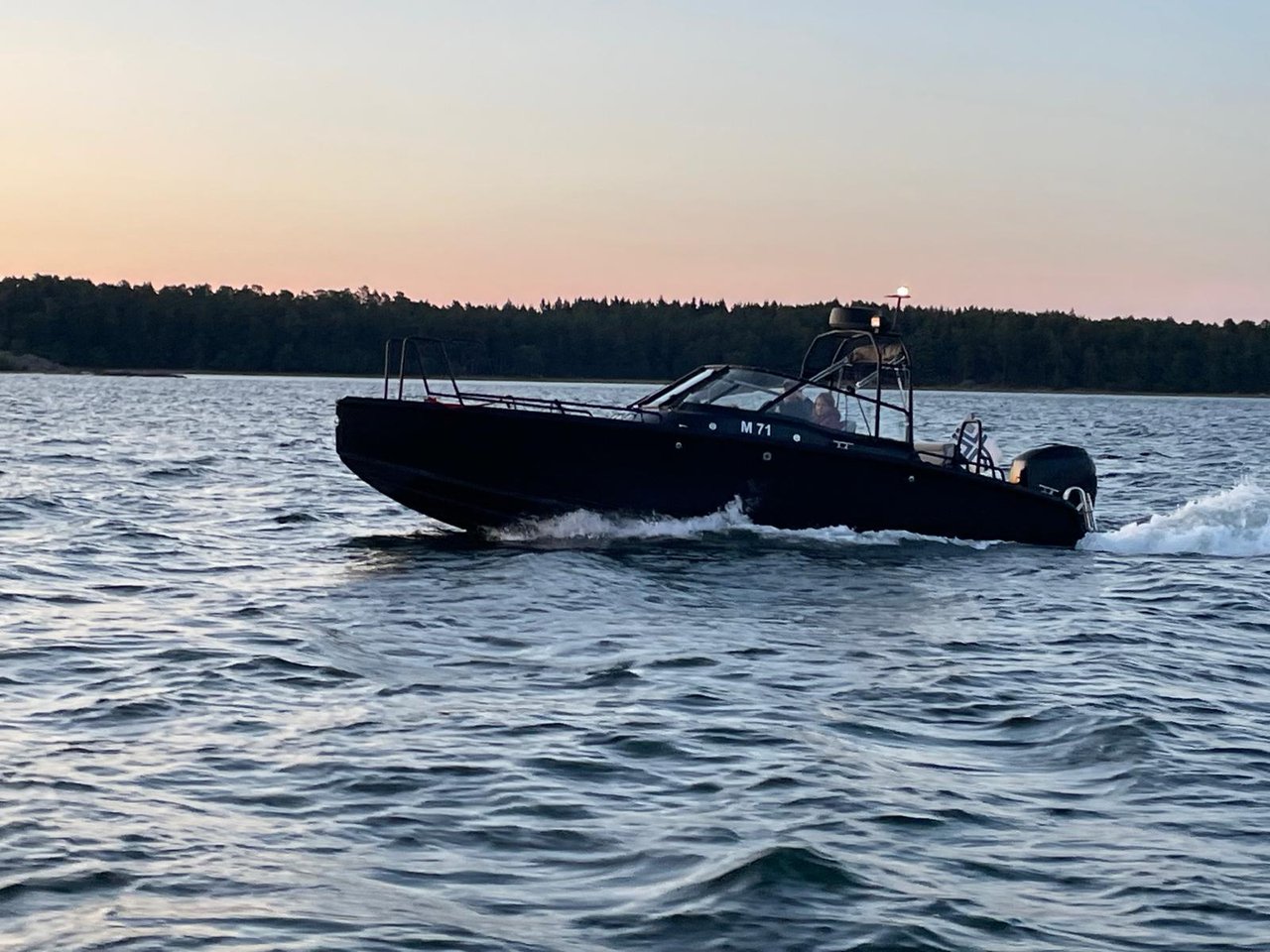 XO 240 All black med kraftful...