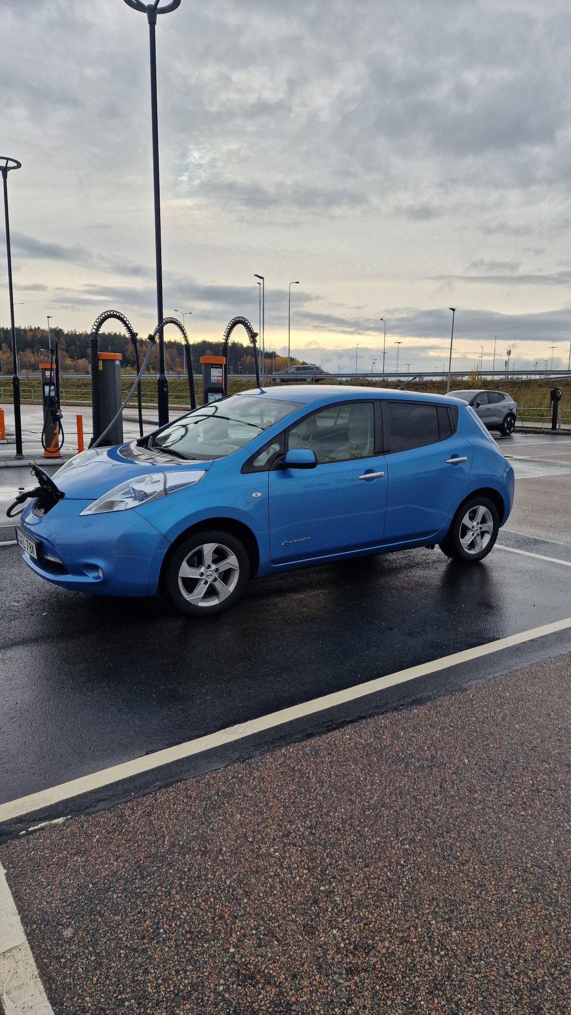 Nissan Leaf 24 kWh, 109ps, 2012