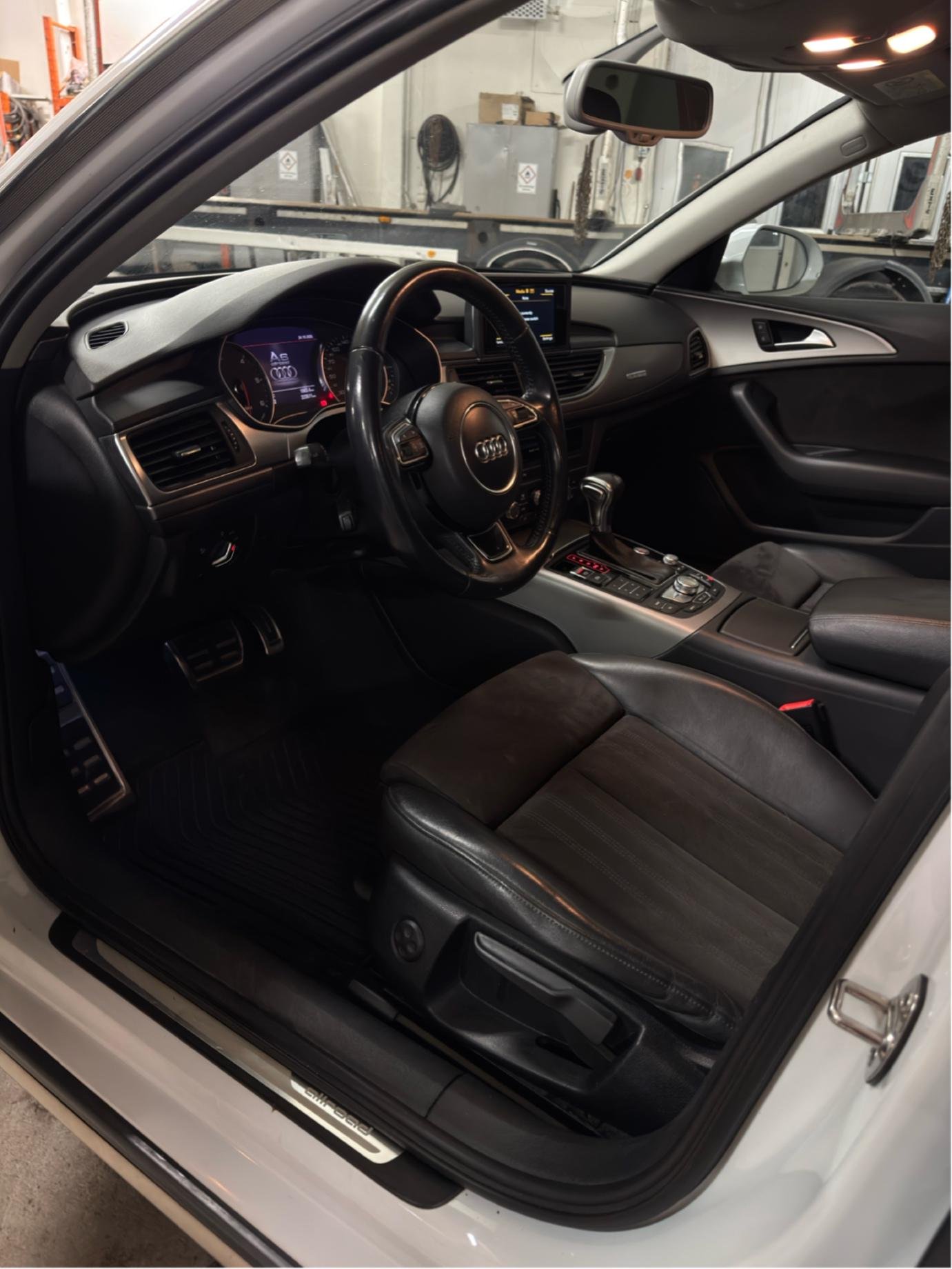 Audi A6 allroad quattro 3.0 TDI V6 DPF quattro S Tronic, 204hk, 2014