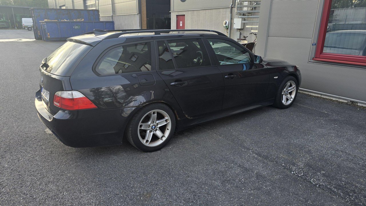 BMW 525xi Touring Automatic, 218hp, 2006
