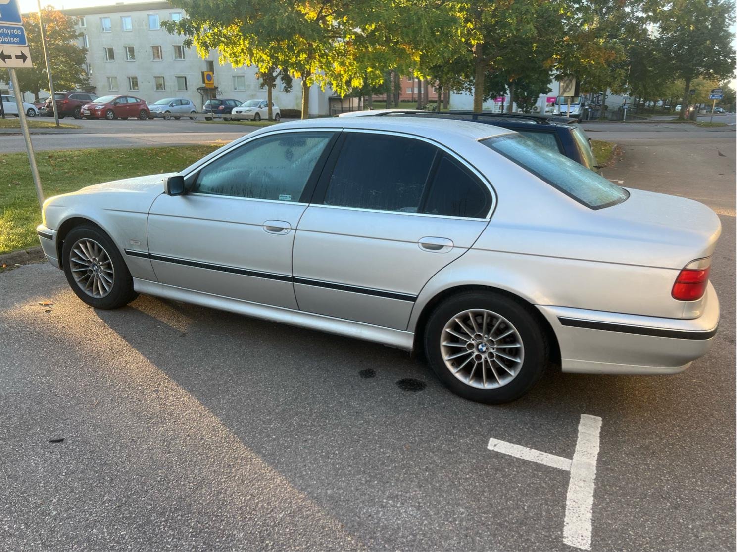 BMW 523i Sedan Automatic, 170hp, 2000