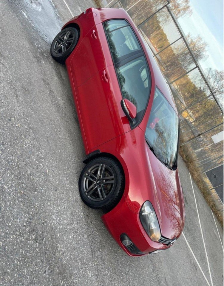 Volkswagen Golf 5-door 1.6 Multifuel Manual, 102hp, 2009