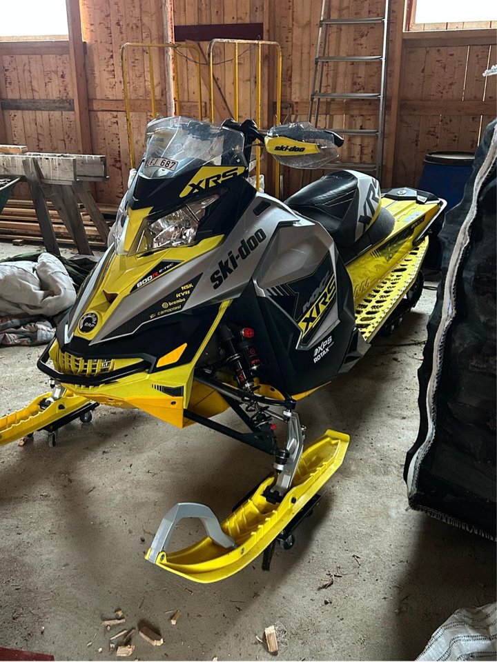 SKI-DOO MXZ 800 XRS E-TEC