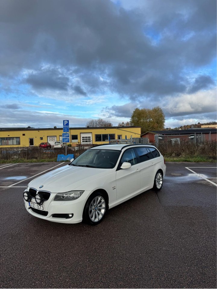 BMW 320d Xdrive E91 LCI- A tr...