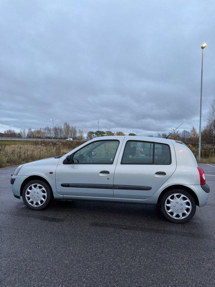 Renault Clio 5-door Hatchback 1.2 Manual, 58hp, 2003