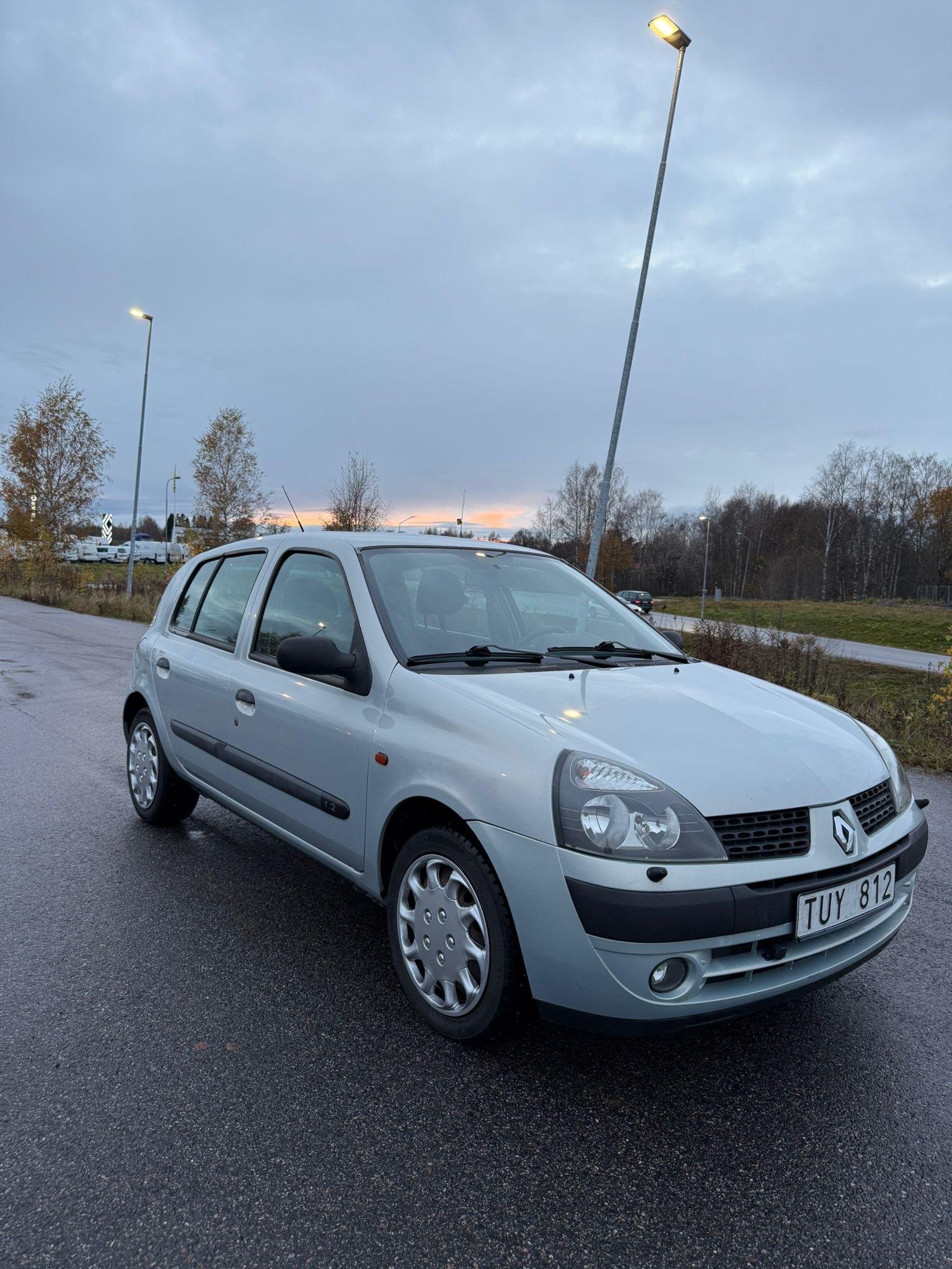 Renault Clio 5-door Hatchback 1.2 Manual, 58hp, 2003
