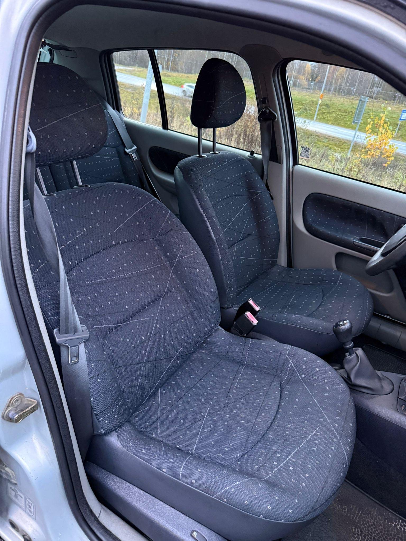 Renault Clio 5-door Hatchback 1.2 Manual, 58hp, 2003