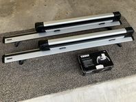 Thule Wingbar Evo takräcke med skidhållare