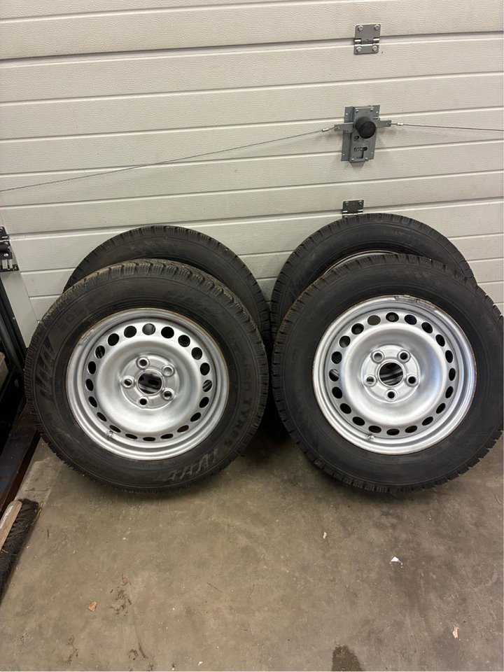 Dubbade 16” vinterhjul VW Tra...