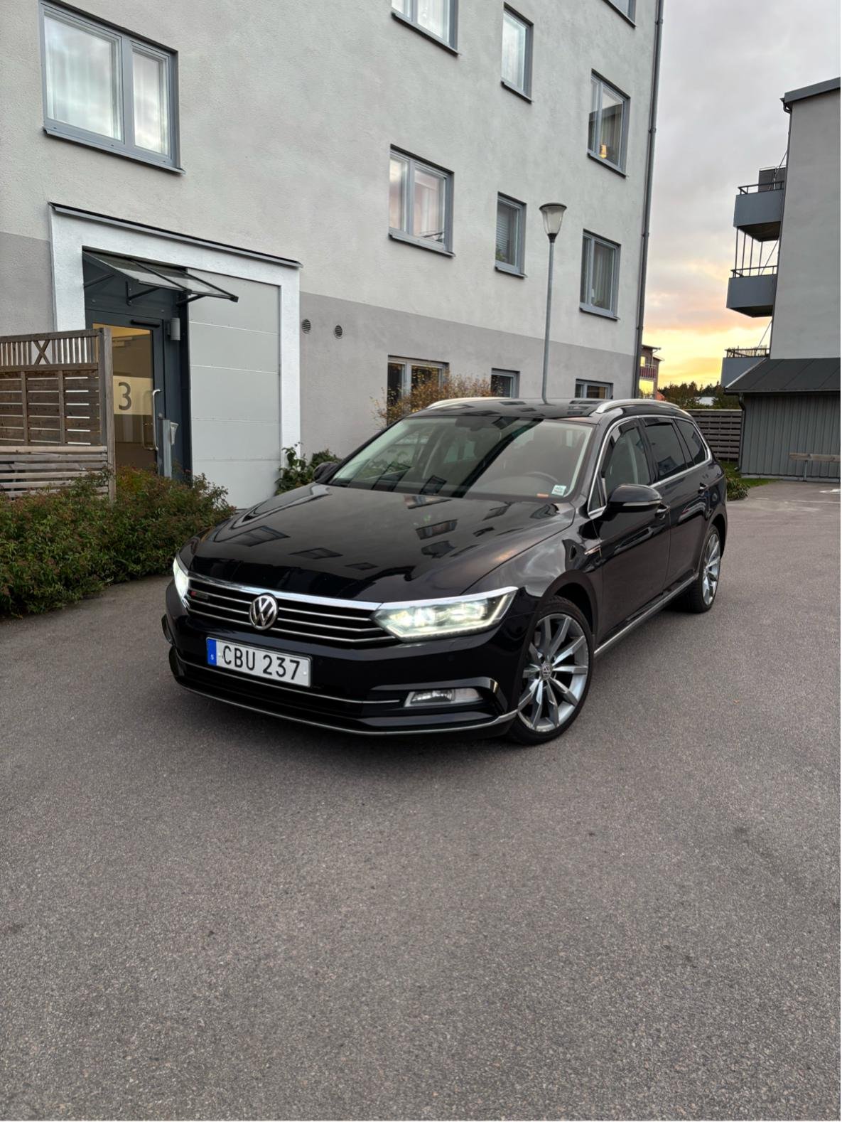 Volkswagen Passat Sportscombi 2.0 TDI DPF SCR BMT 4Motion DSG Sekventiell, 190hk, 2016