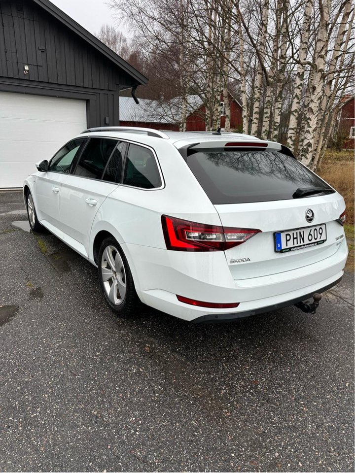 Škoda Superb Stasjonsvogn 2.0 TDI 4x4 SCR DSG sekvensiell, 6-trinn, 190hk, 2017