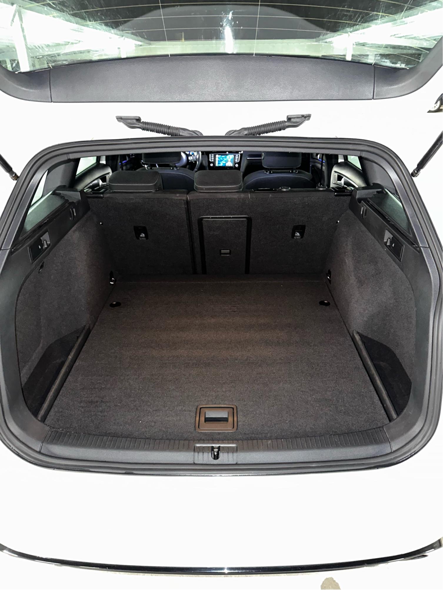 Volkswagen Golf Variant R 2.0 TSI BMT 4Motion DSG sekvensiell, 6-trinn, 300ps, 2017