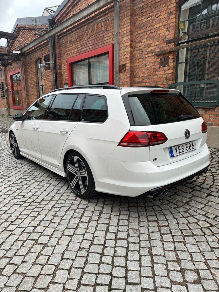 Volkswagen Golf Variant R 2.0 TSI BMT 4Motion DSG sekvensiell, 6-trinn, 300ps, 2017