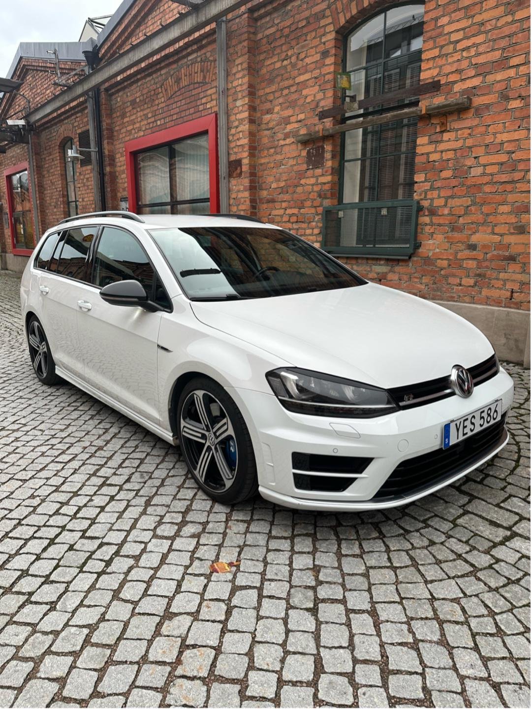 Volkswagen Golf Variant R 2.0 TSI BMT 4Motion DSG sekvensiell, 6-trinn, 300ps, 2017