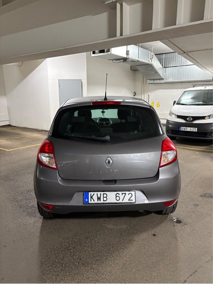 Renault Clio 5-door Hatchback 1.2 E85 Manual, 75hp, 2010