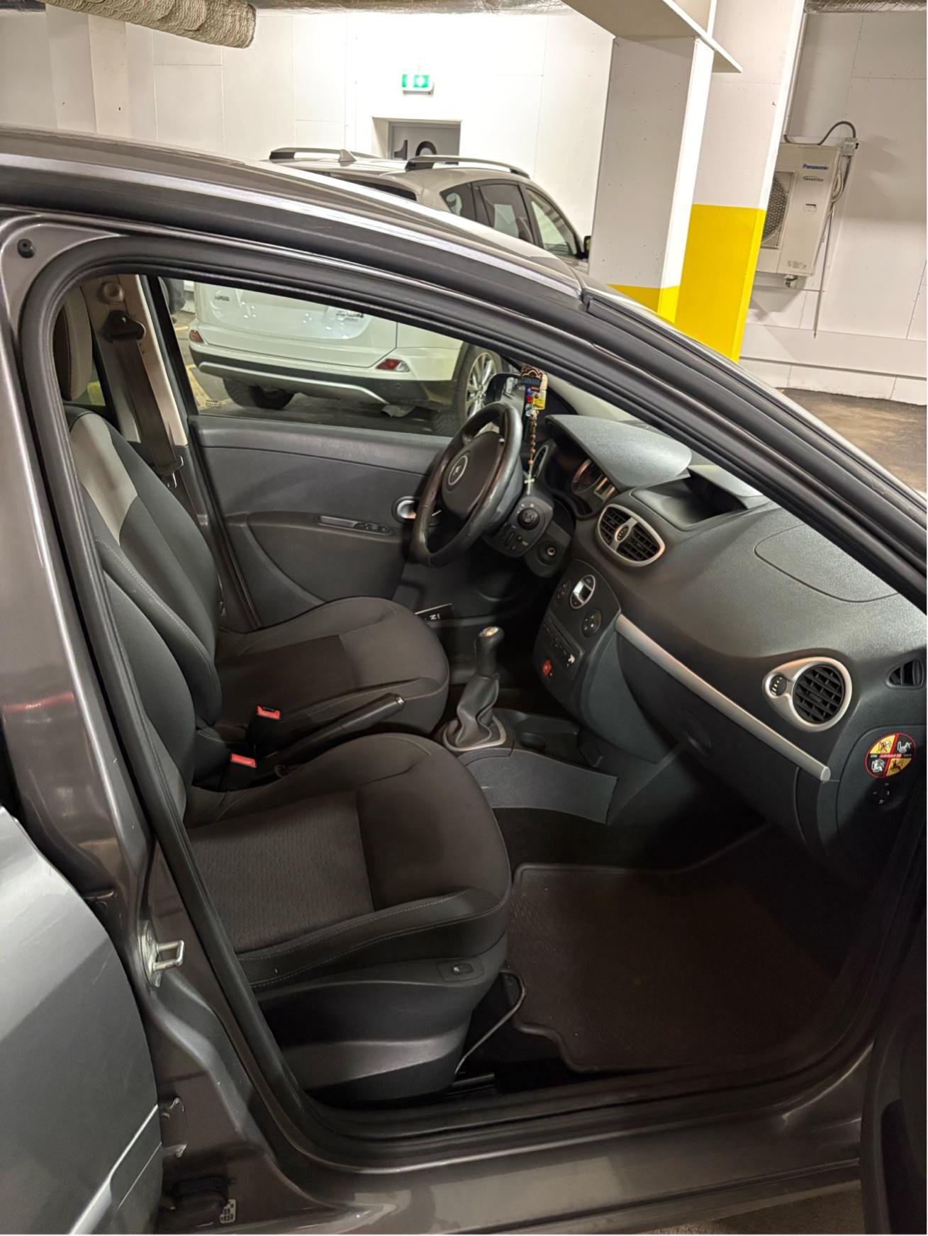 Renault Clio 5-door Hatchback 1.2 E85 Manual, 75hp, 2010