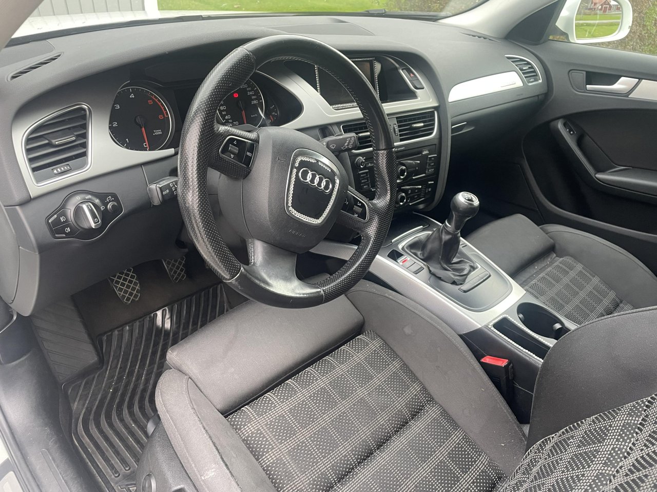 Audi A4 Avant 2.0 TDI DPF quattro Manuell, 170hk, 2011