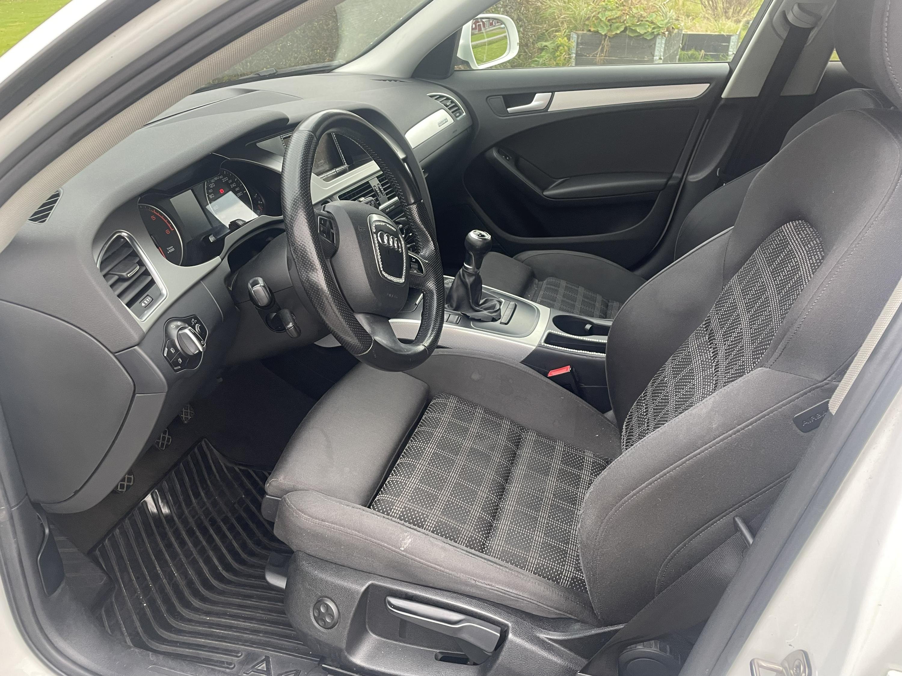 Audi A4 Avant 2.0 TDI DPF quattro Manuell, 170hk, 2011