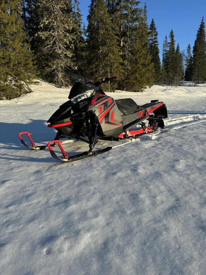Arctic Cat M8000 Hardcore Alpha