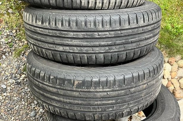 Sommardäck Nokian 215/65/17 säljes i Vindeln | Blocket