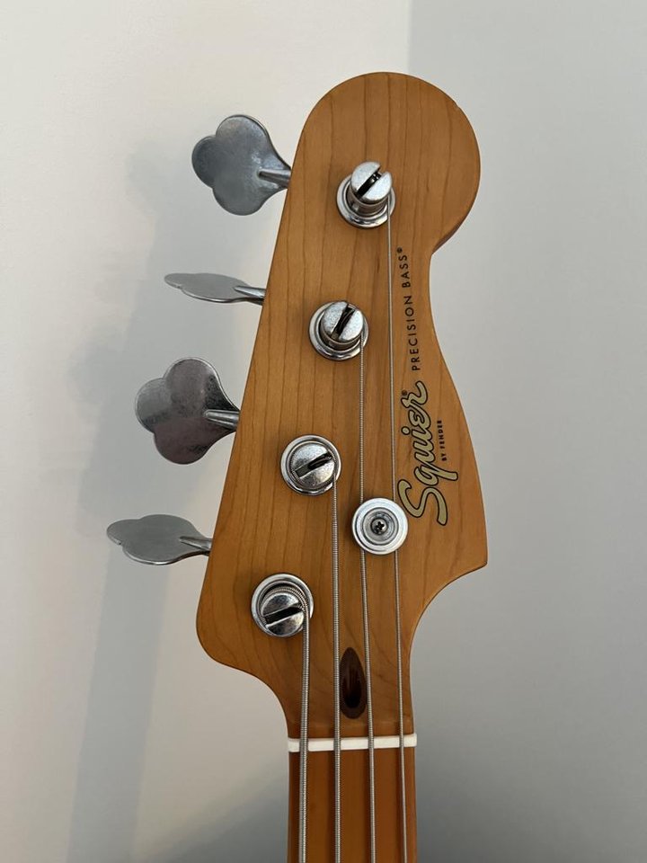 Squier 40th Anniversary P Bass
