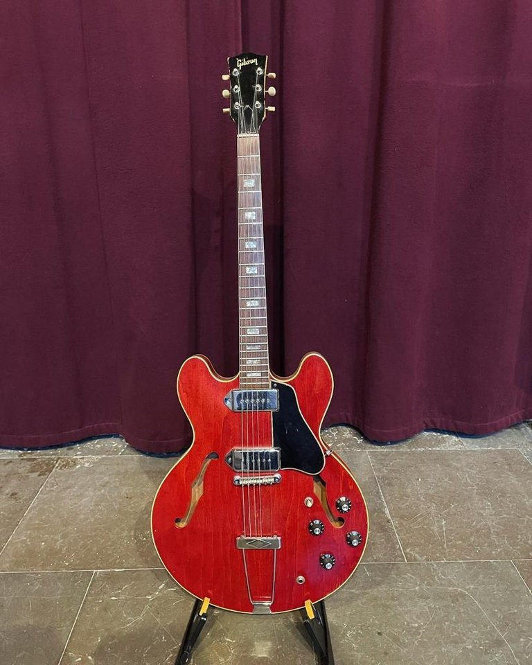 Gibson es-330, 1968, Cherry