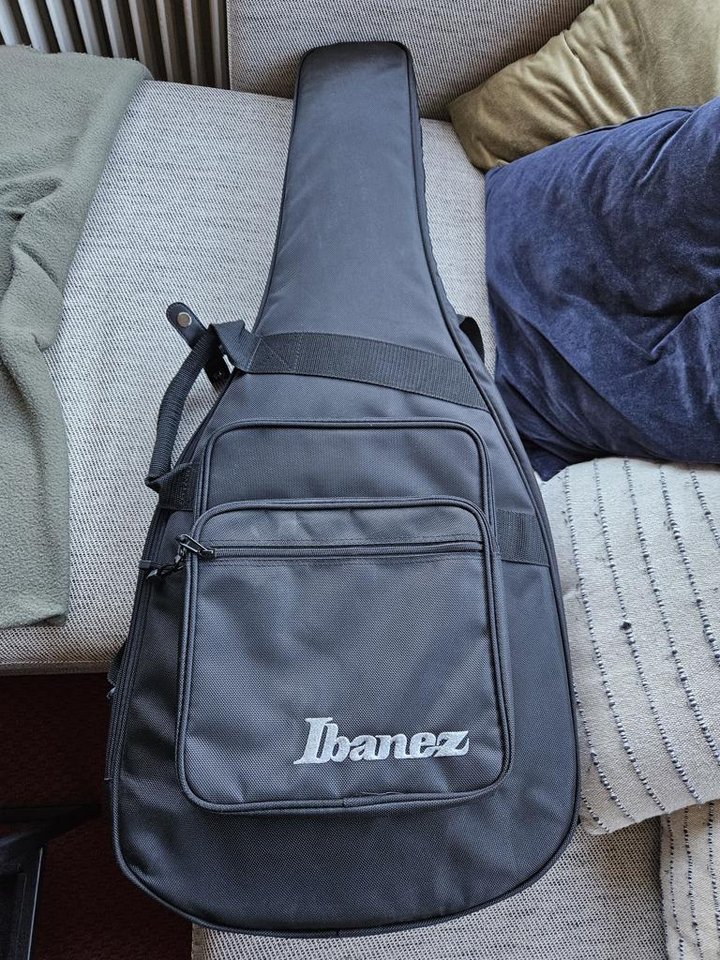 Ibanez RGD61ALA + gitarrbag