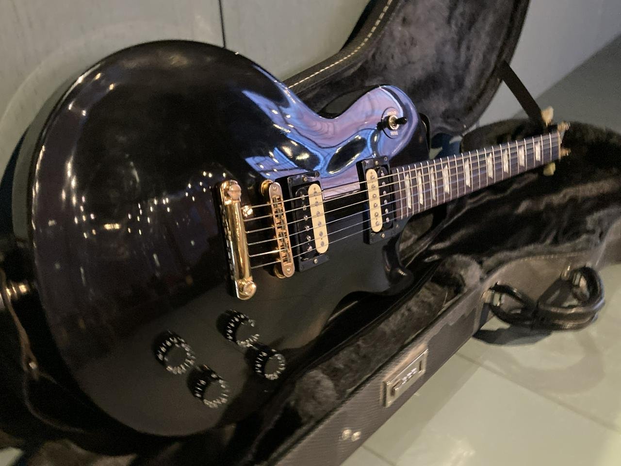 Gibson Les Paul Studio Ebony ...