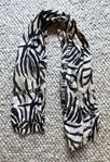 Snygg scarf med zebramönster 