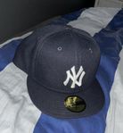 NY fitted cap 