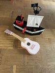 Pippi hoppetossa + gitarr leksaker 