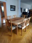 Matsalsbord med iläggsskivor och 6 stolar