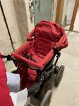 Brio Happy barnvagn med tillbehör 