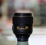 Nikon 105mm 1.4  porträtt kamera objektiv 105mm 1,4