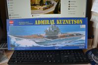 Admiral Kuznetsov byggsats 1:800.