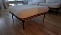 Distrikt eight sofa + ottoman