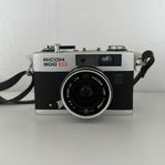Ricoh 800 EES Vintage Camera med original väska.