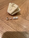 2 par örhängen pärlor