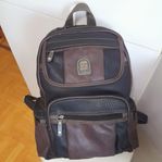 svart brun ryggsäck 