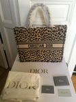 Dior book tote - ny, aldrig använd - full set m kvitto