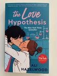 Ali Hazelwood "The Love hypothesis"