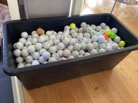 Drygt 500 golfbollar