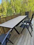 Snyggt matbord för altan/trädgård
