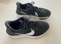 Nike Star Runner 4 Unisex i stl 38,5