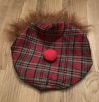 Skotsk hatt med peruk / Scottish hat with hair