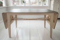 Matbord hantverk, 60tals stil med moderna material