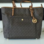 Michael Kors Signature Jet Set Snap Pocket Tote